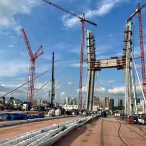 34 из 70 вант смонтировали строители моста через Обь в Новосибирске Монтаж осуществляется попарно, сейчас установлено и закр...